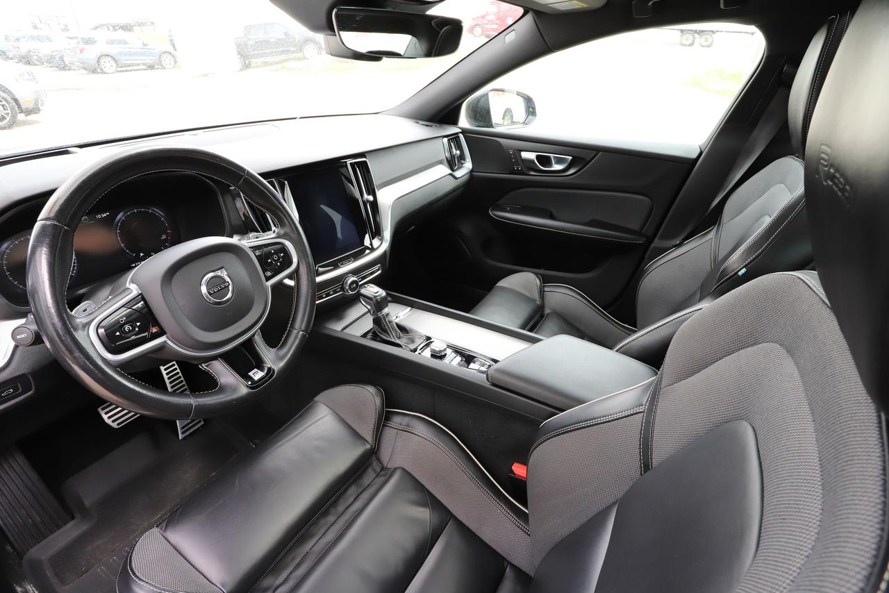 2020 Volvo S60 R-DESIGN T6 AWD Photo