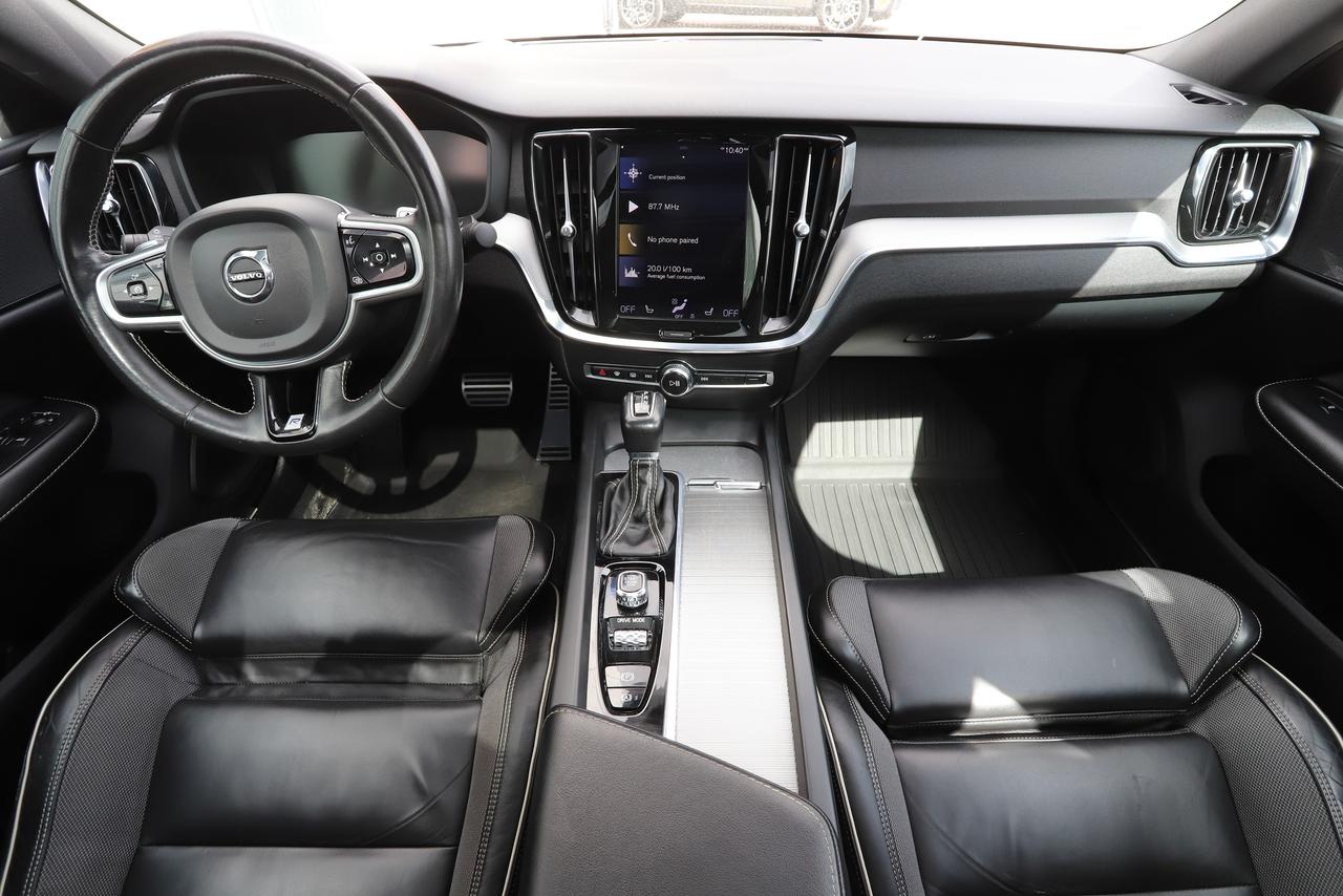 2020 Volvo S60 R-DESIGN T6 AWD Photo