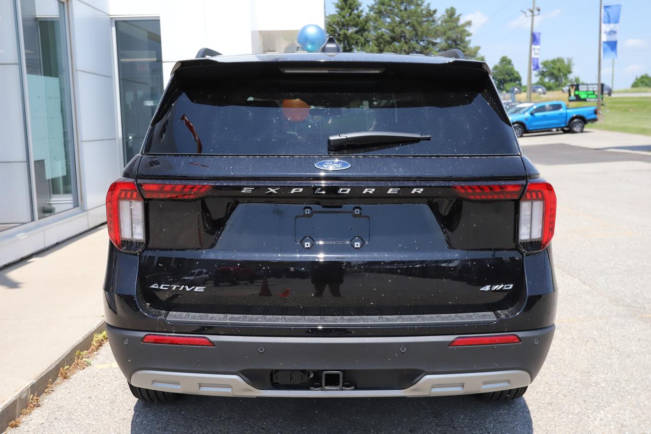 2026 Ford Explorer Active w/200A Pkg 4WD Photo4