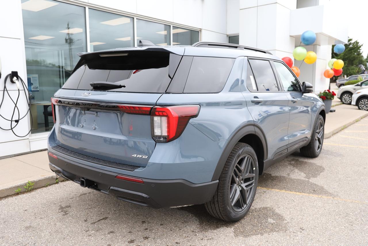 2026 Ford Explorer ST-Line 4WD Photo3
