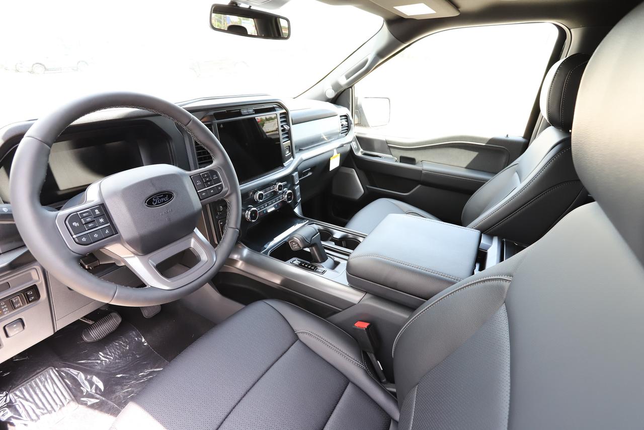 2026 Ford F-150 Lariat 4WD SuperCrew 5.5' Box Photo1