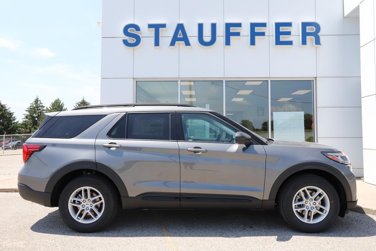 2026 Ford Explorer Active w/200A Pkg 4WD Photo2