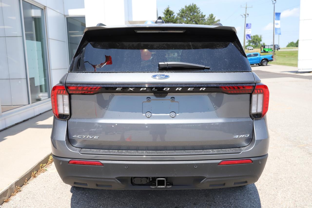 2026 Ford Explorer Active w/200A Pkg 4WD Photo4
