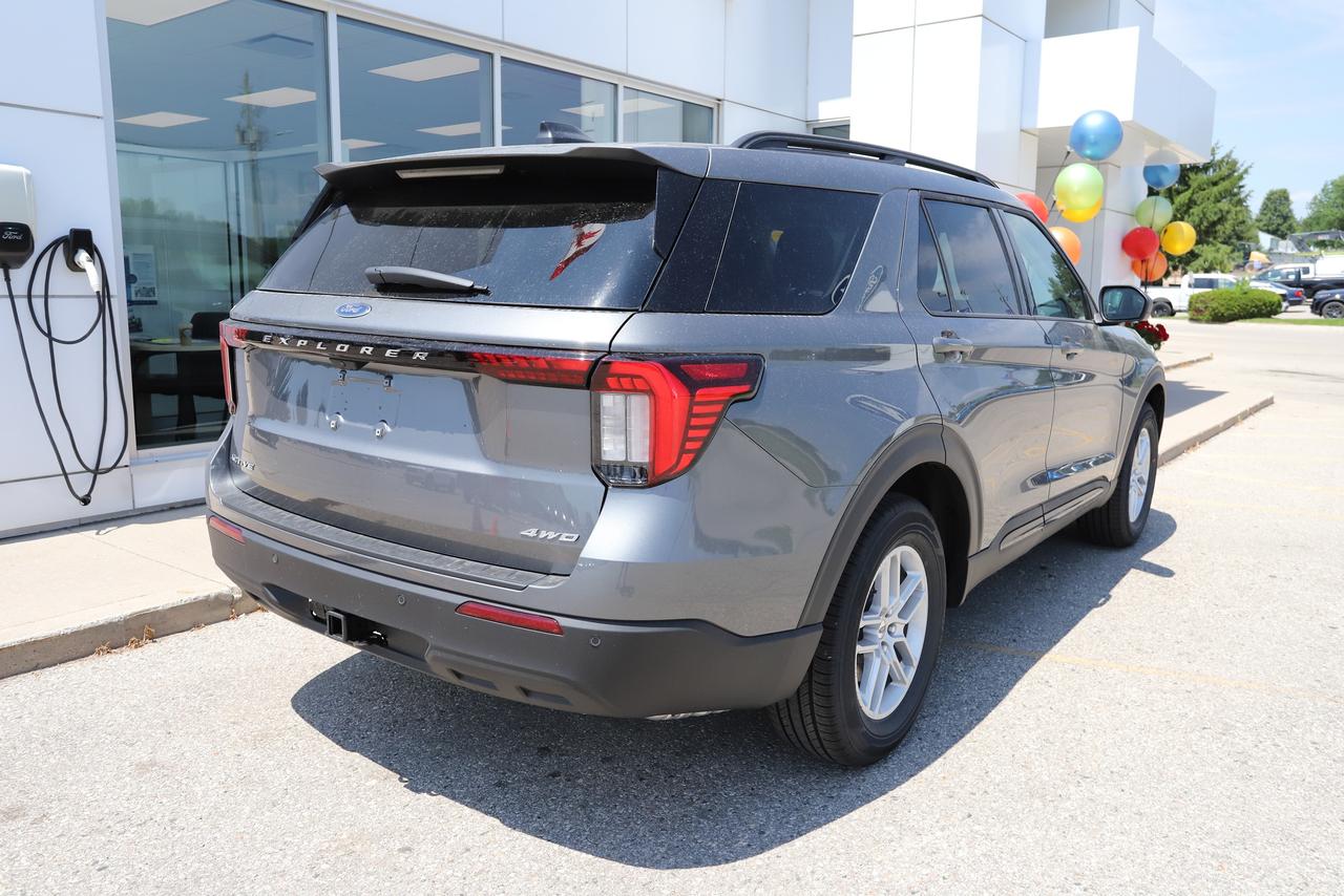 2026 Ford Explorer Active w/200A Pkg 4WD Photo3