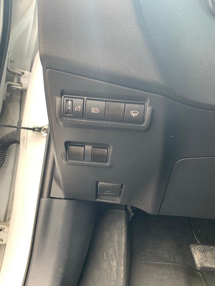 2022 Toyota Corolla Cross LE Photo