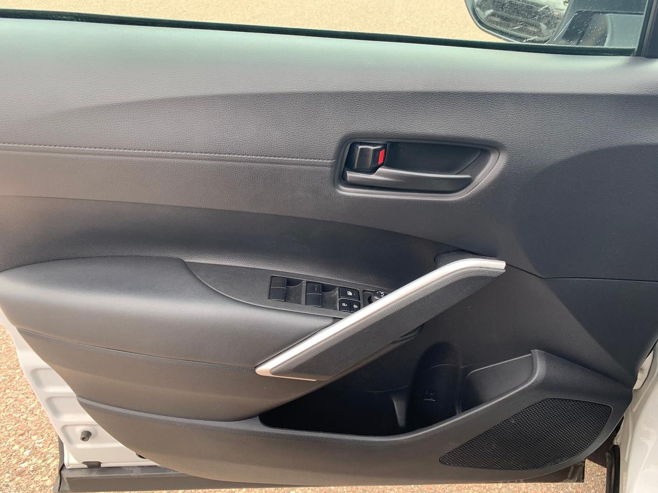 2022 Toyota Corolla Cross LE Photo