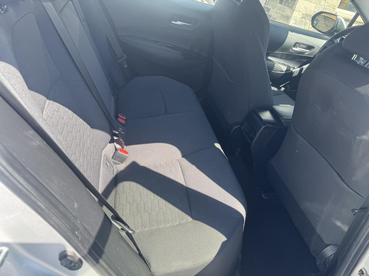 2020 Toyota Corolla Hatchback LE Photo