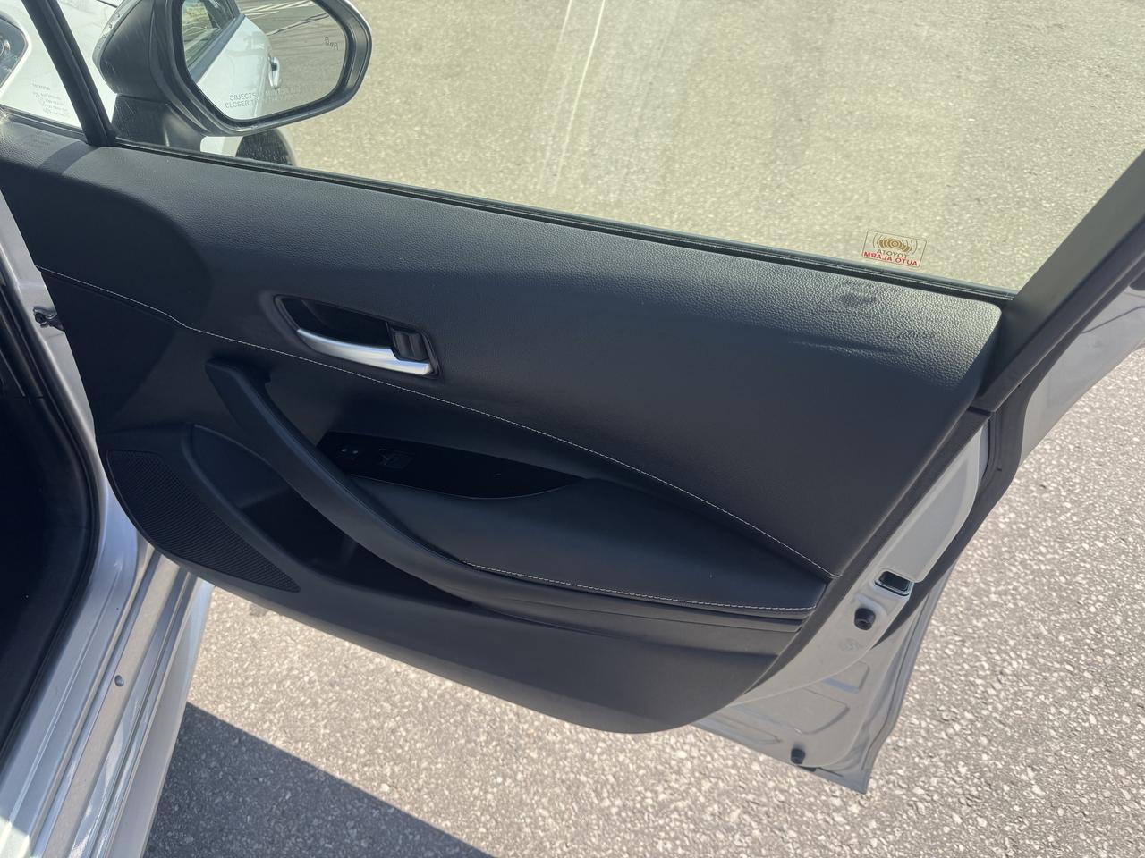 2020 Toyota Corolla Hatchback LE Photo