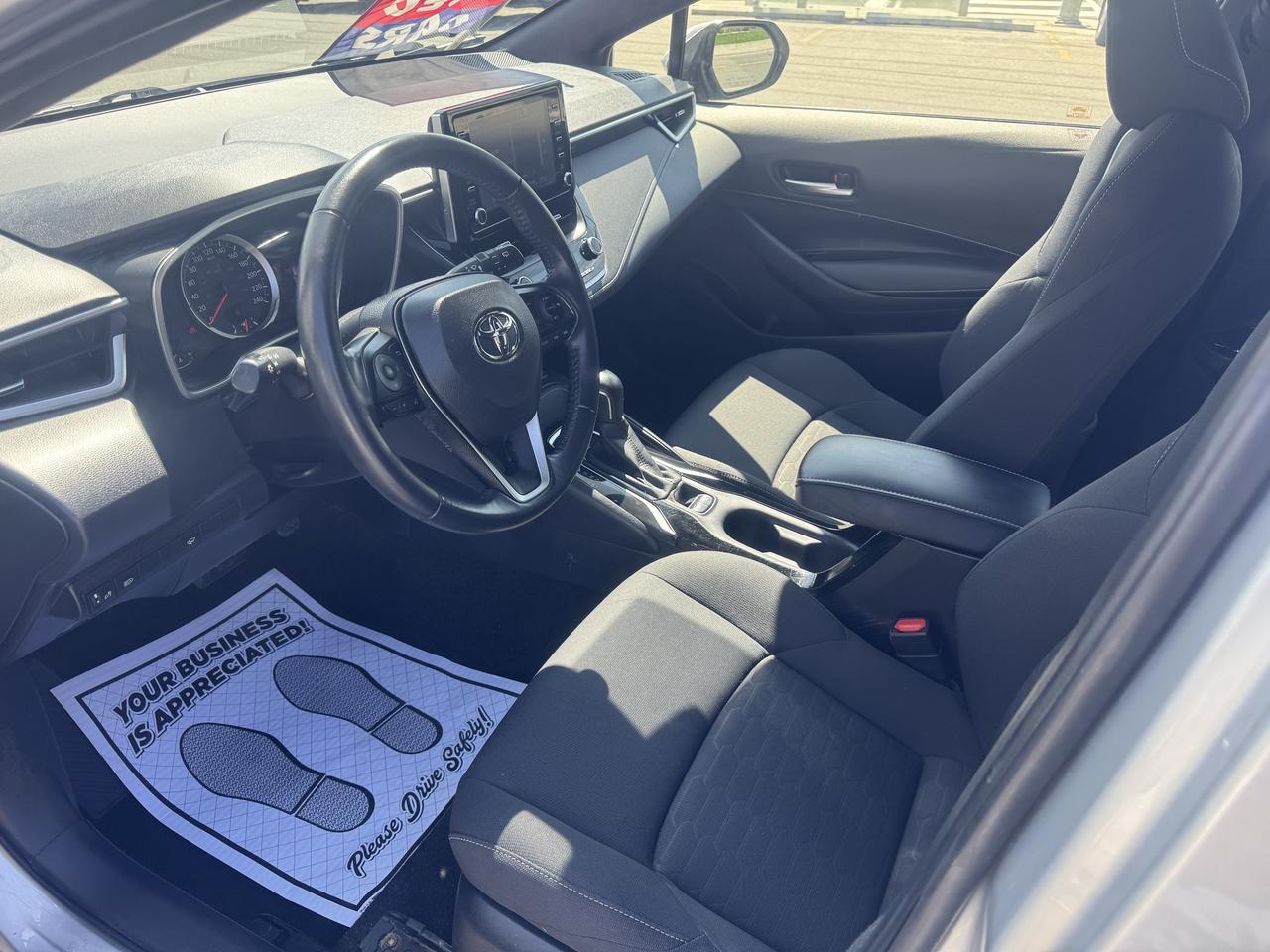 2020 Toyota Corolla Hatchback LE Photo