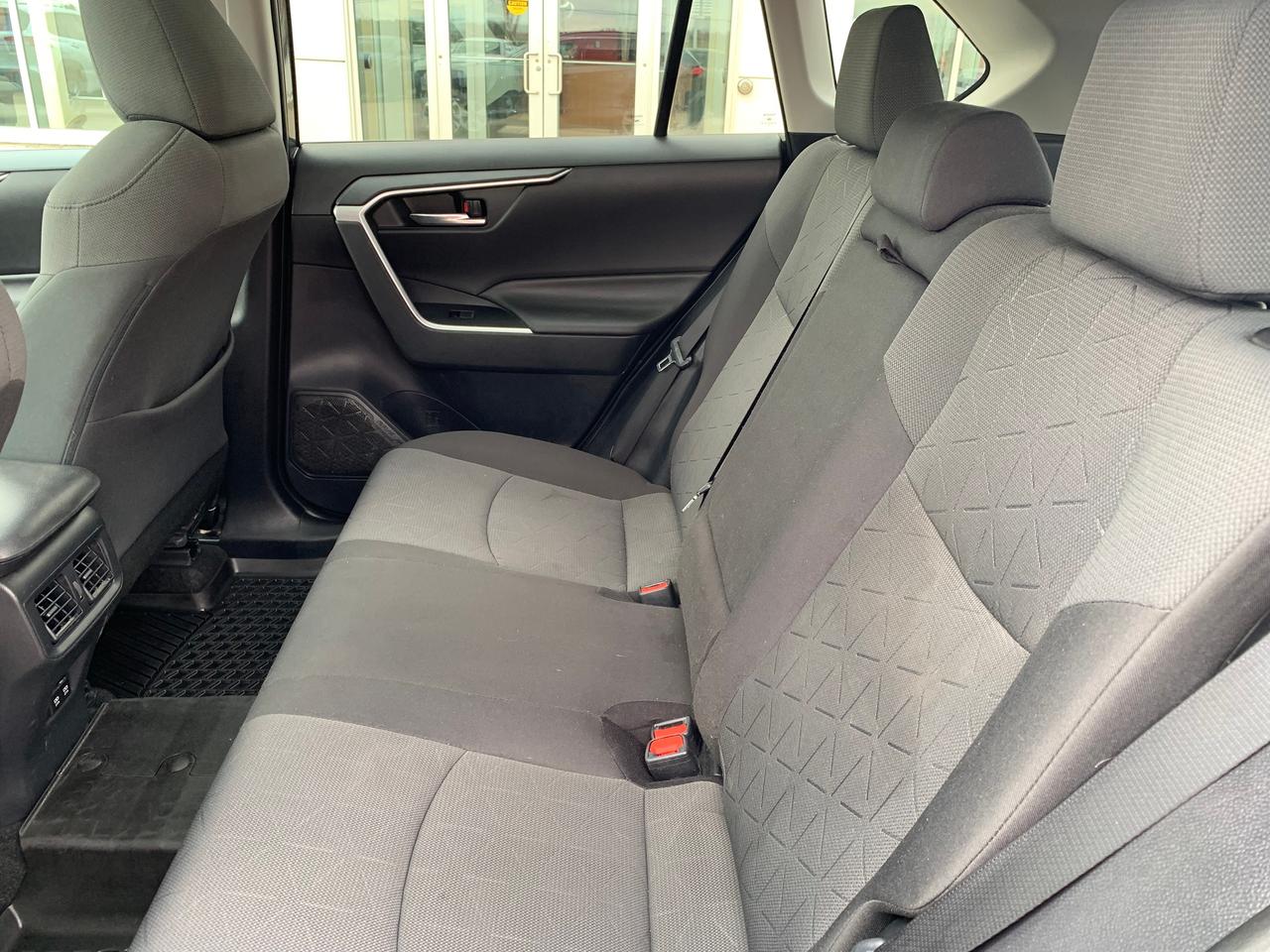 2020 Toyota RAV4 XLE Photo