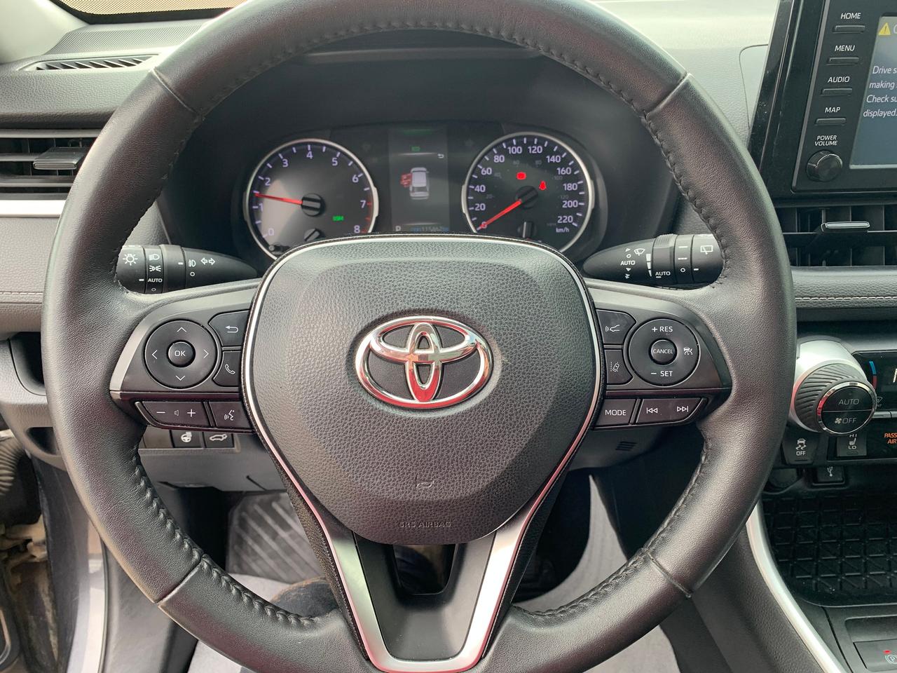 2020 Toyota RAV4 XLE Photo