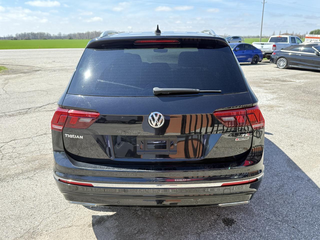 2018 Volkswagen Tiguan Highline | Navigation | Backup Camera | Sunroof Photo3