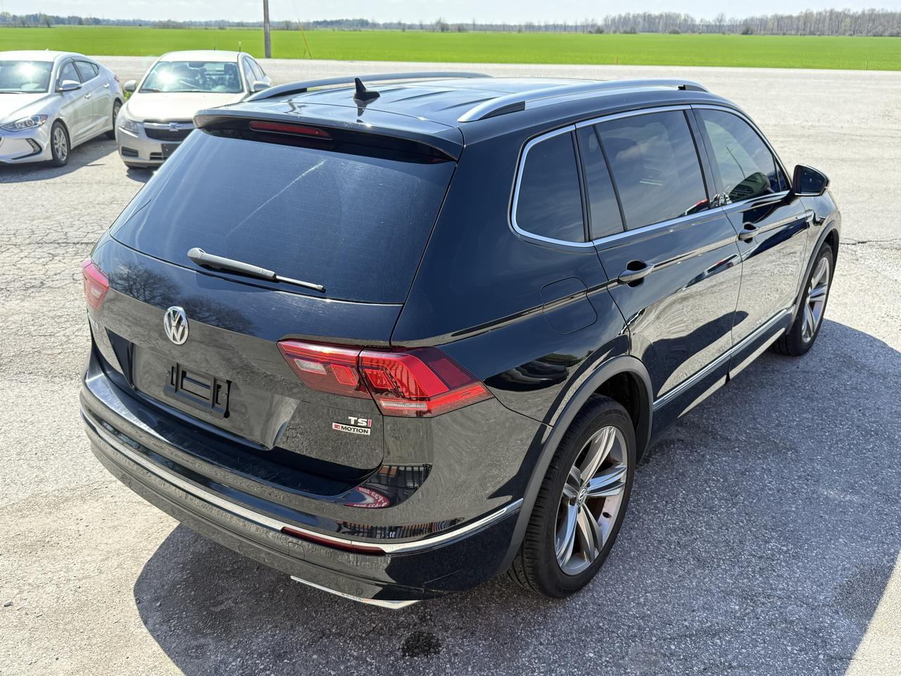 2018 Volkswagen Tiguan Highline | Navigation | Backup Camera | Sunroof Photo