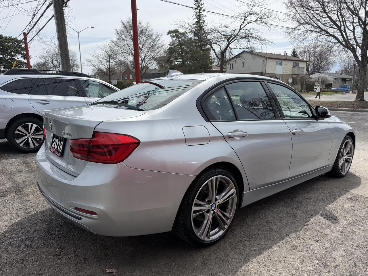 2018 BMW 3 Series 330i xDrive Photo