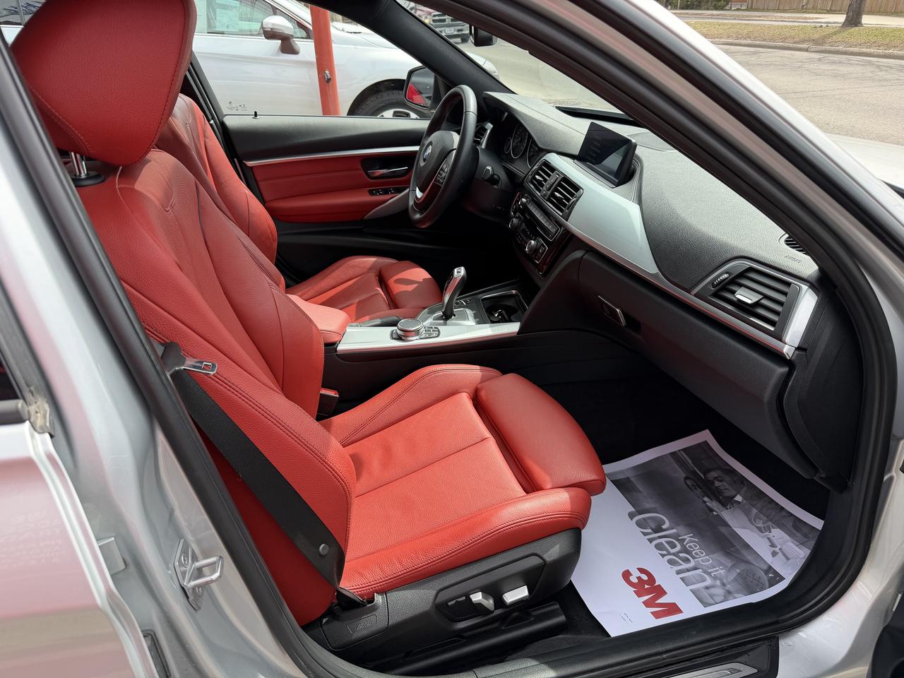 2018 BMW 3 Series 330i xDrive Photo