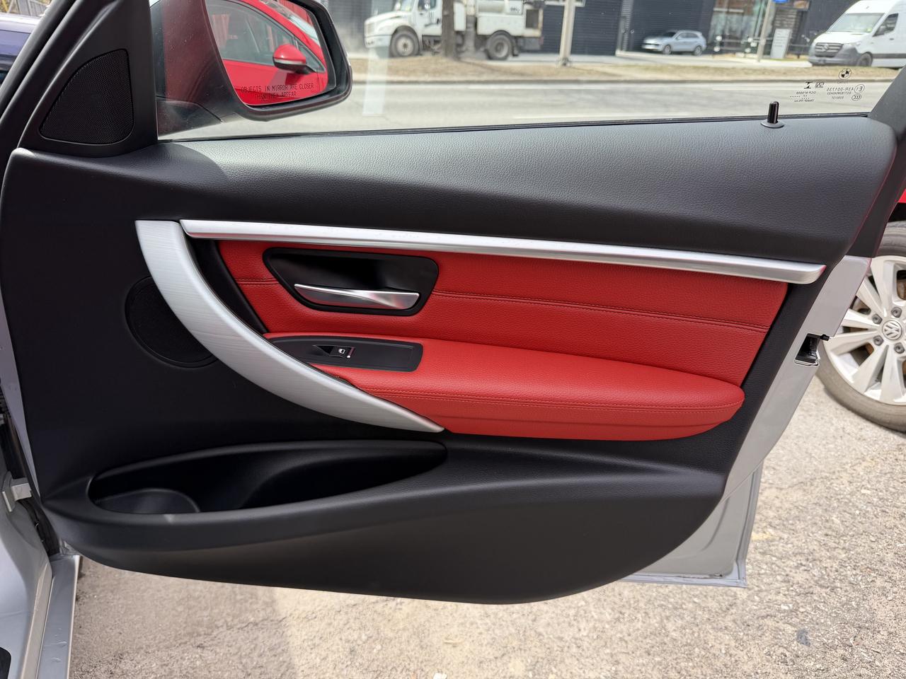 2018 BMW 3 Series 330i xDrive Photo