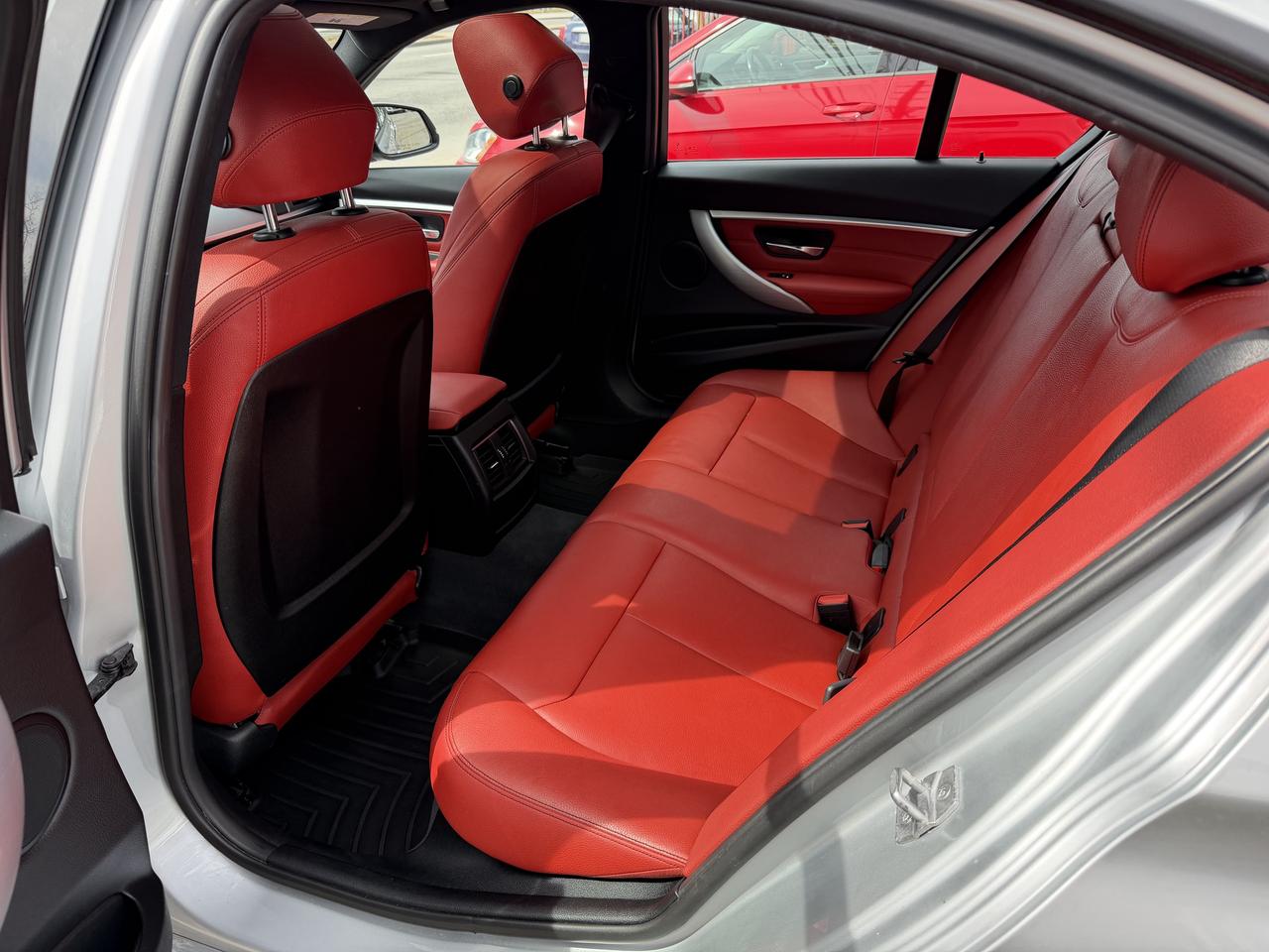 2018 BMW 3 Series 330i xDrive Photo