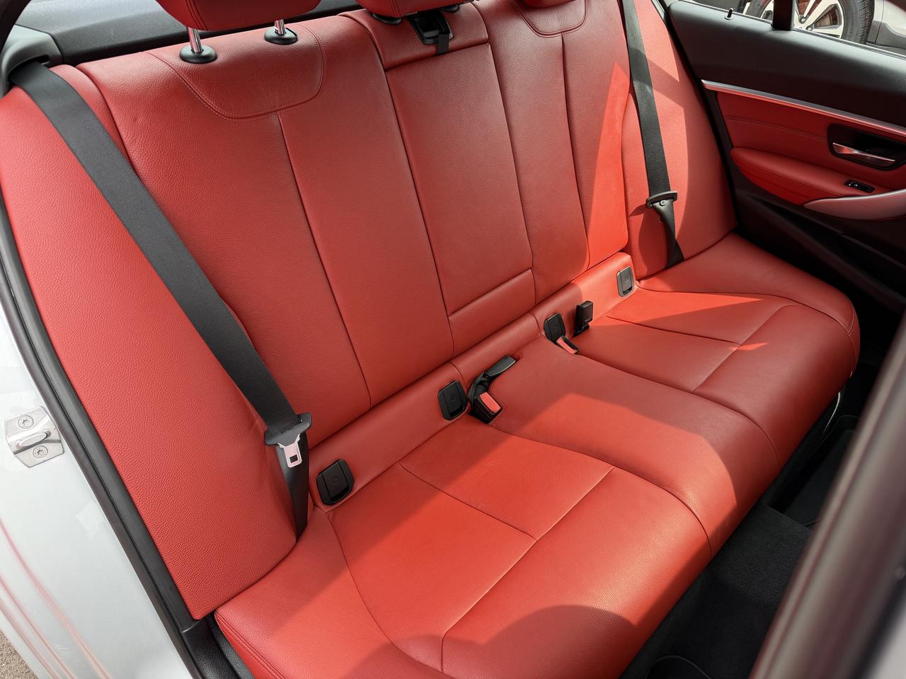 2018 BMW 3 Series 330i xDrive Photo