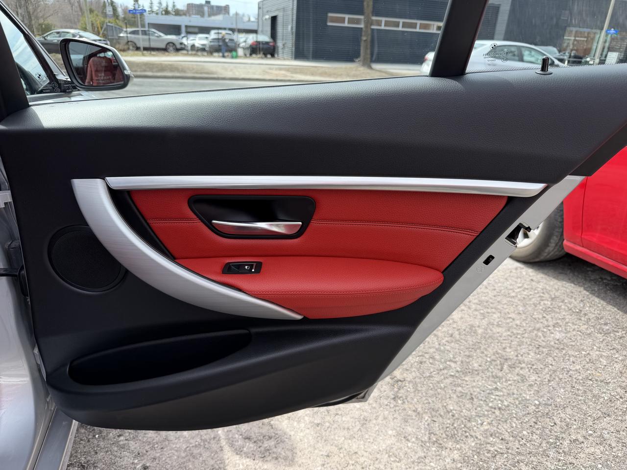 2018 BMW 3 Series 330i xDrive Photo