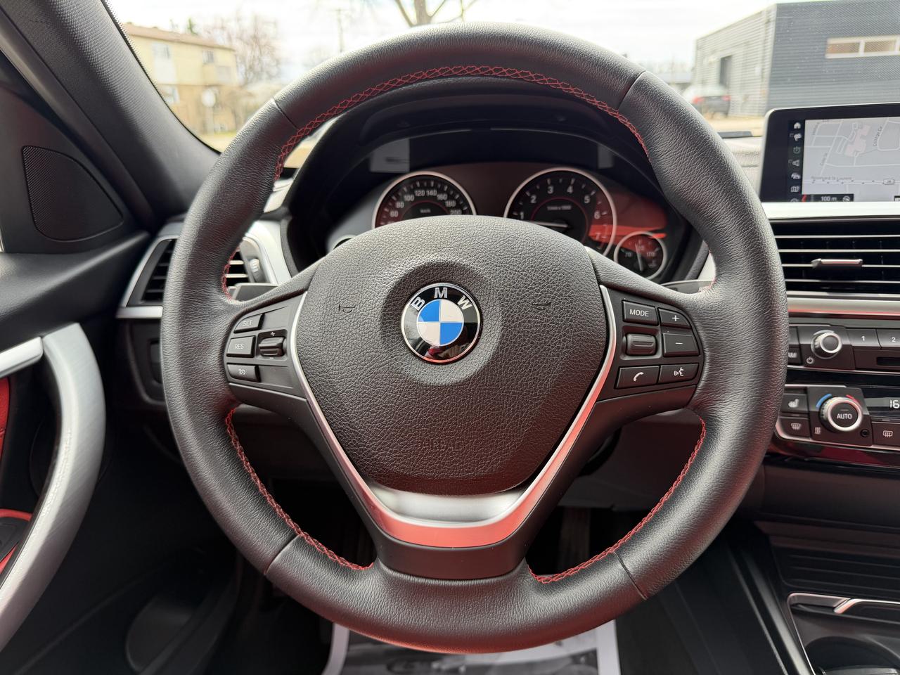 2018 BMW 3 Series 330i xDrive Photo