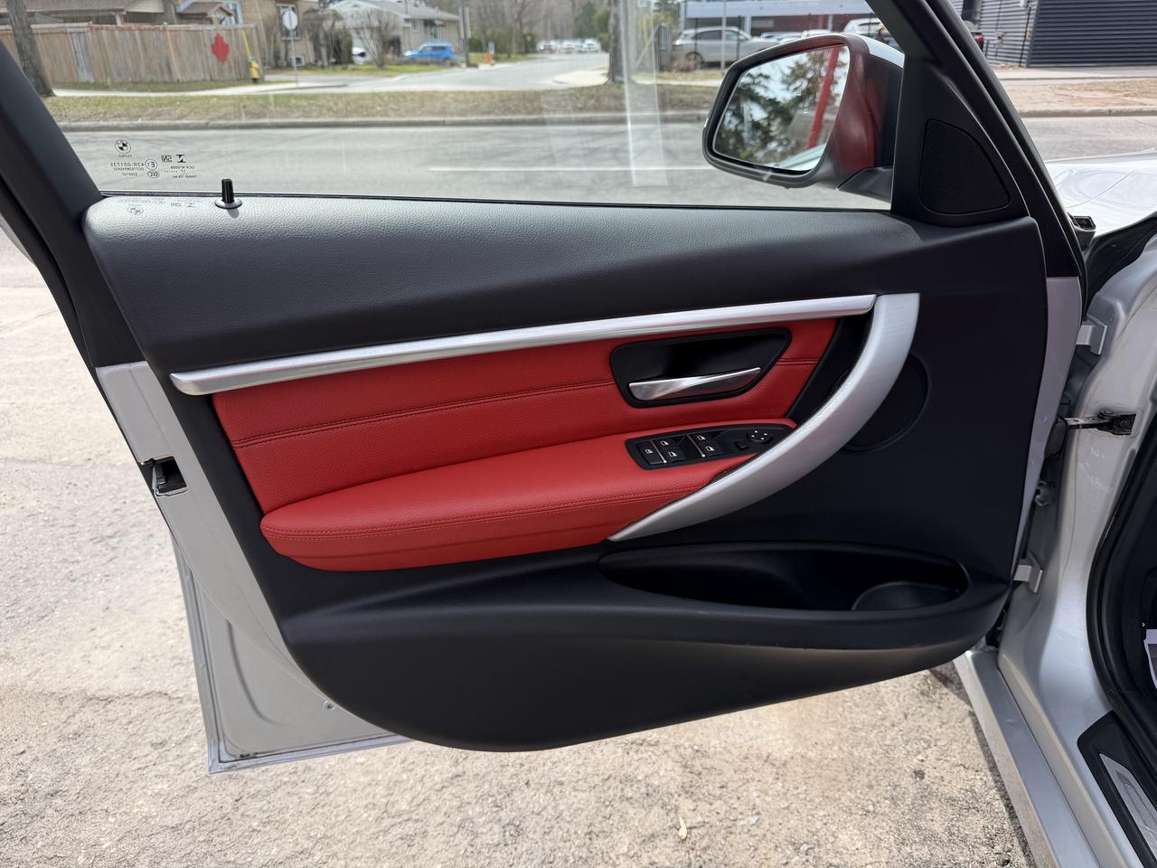 2018 BMW 3 Series 330i xDrive Photo