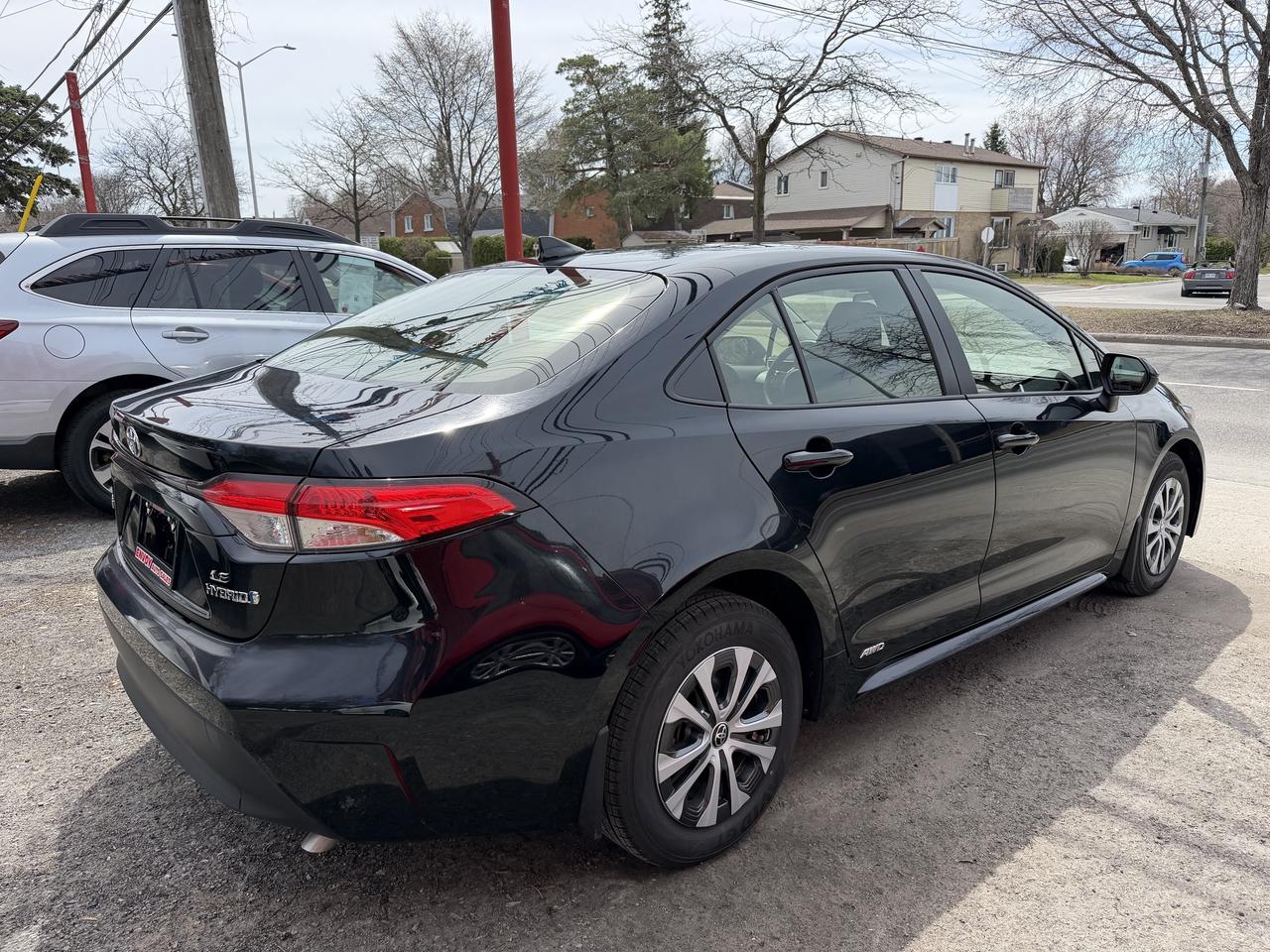 2024 Toyota Corolla LE Hybrid AWD Photo3