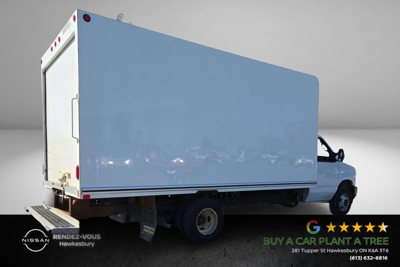 2024 Ford Econoline Cube Truck w/Ramp - Moving Cie, Roofing, Plumbers Photo4