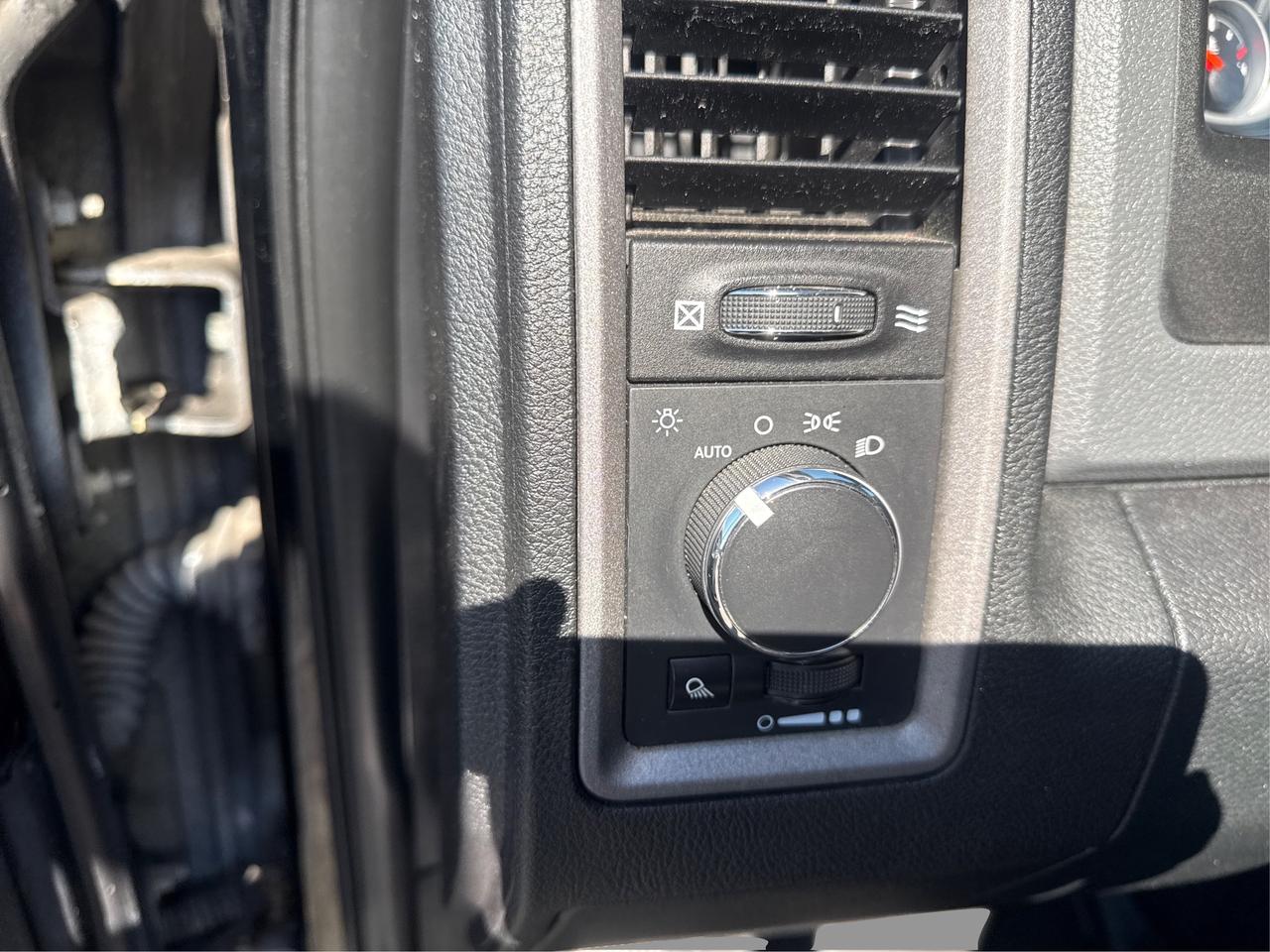2014 RAM 1500 TRADESMAN Photo