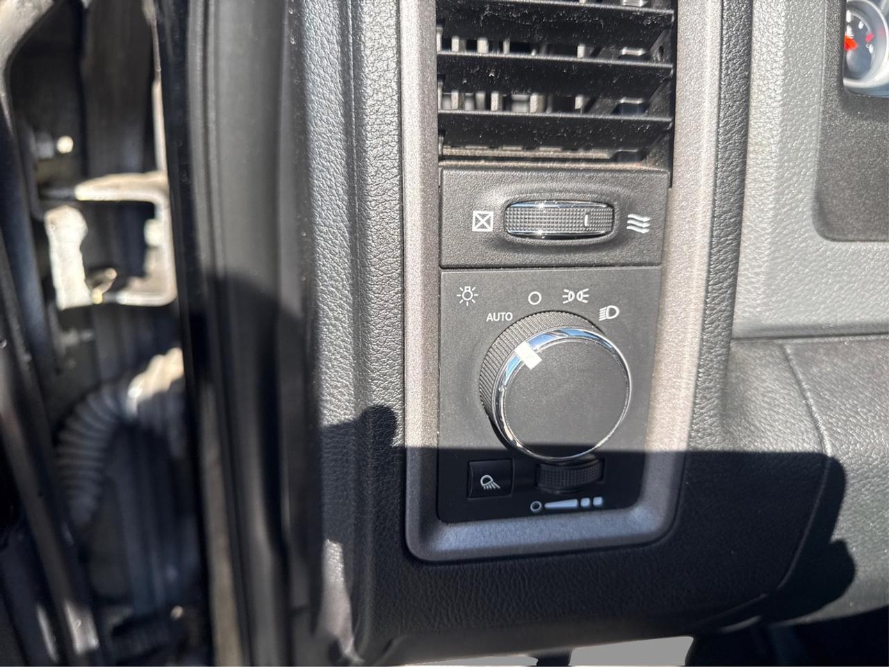 2014 RAM 1500 TRADESMAN Photo