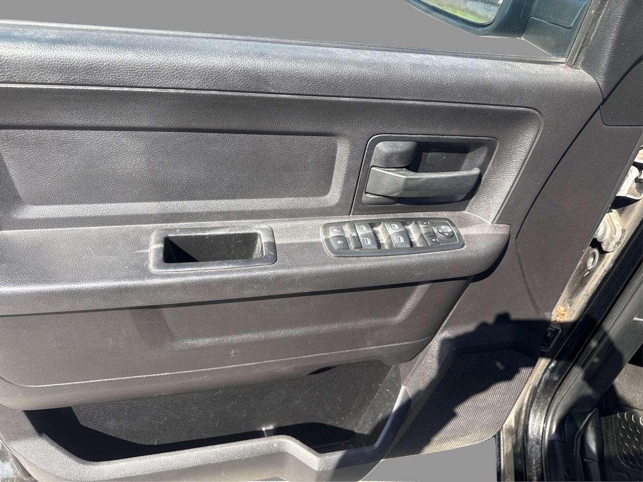 2014 RAM 1500 TRADESMAN Photo