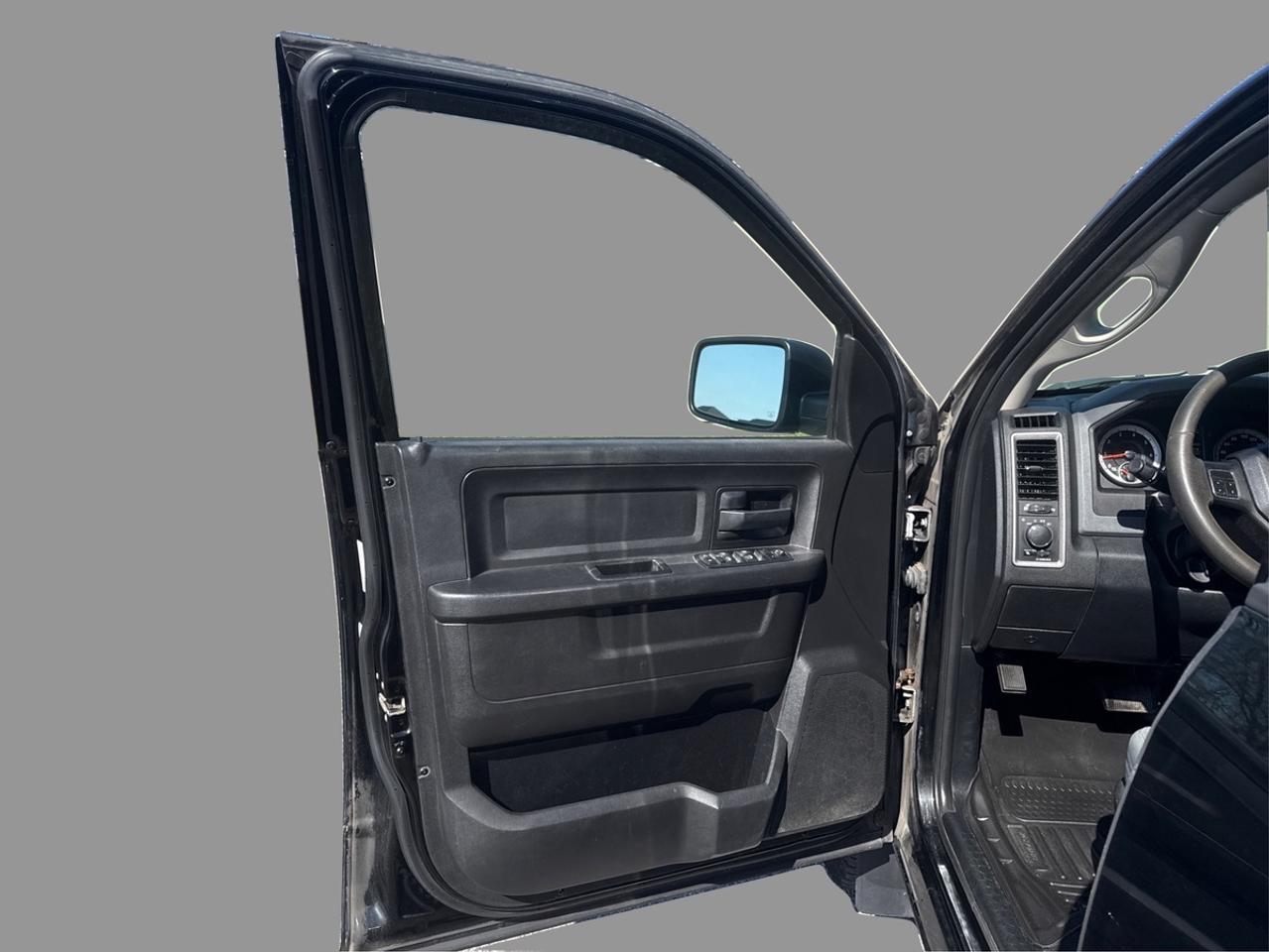 2014 RAM 1500 TRADESMAN Photo