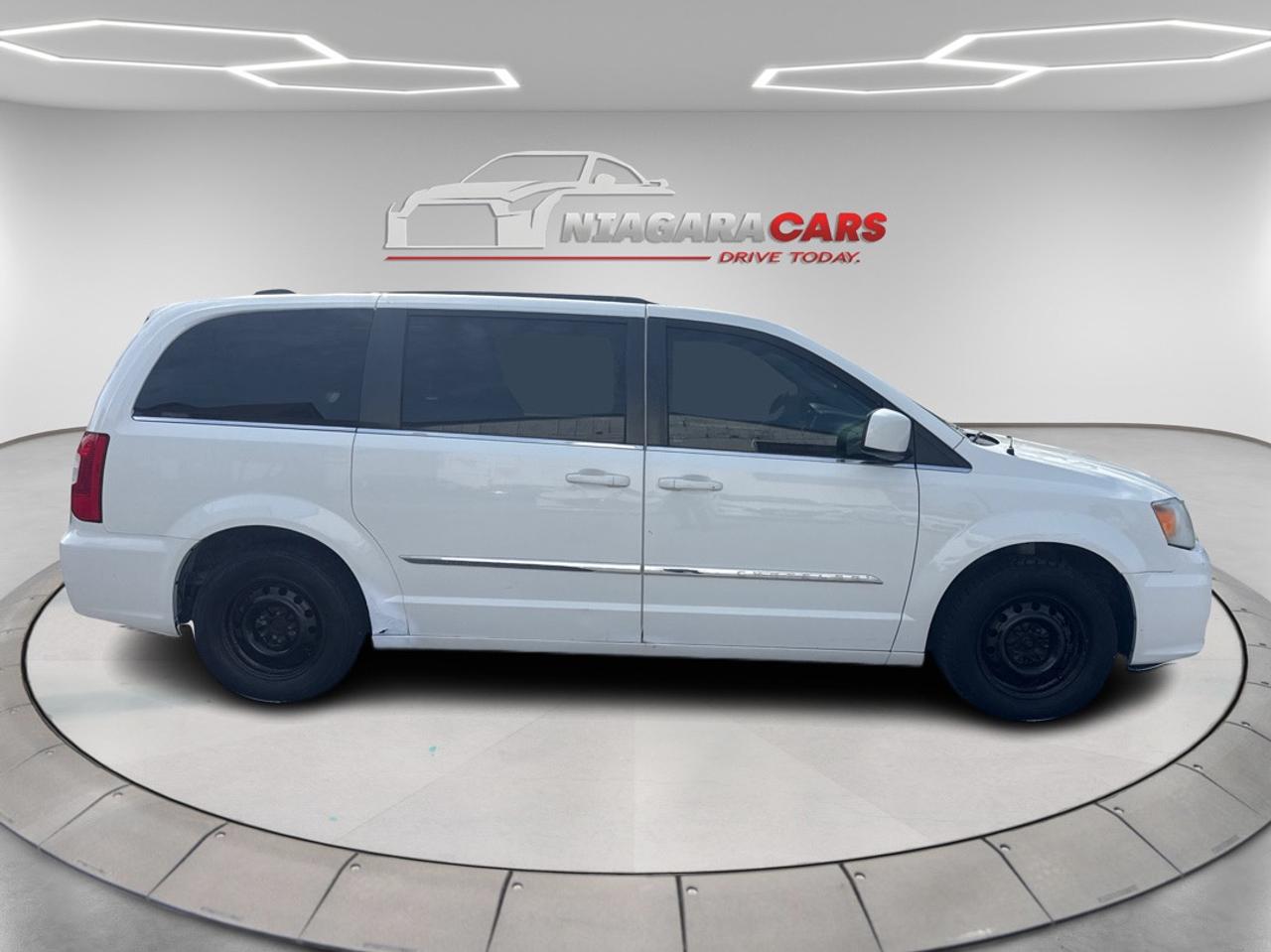 2012 Chrysler Town & Country TOURING Photo