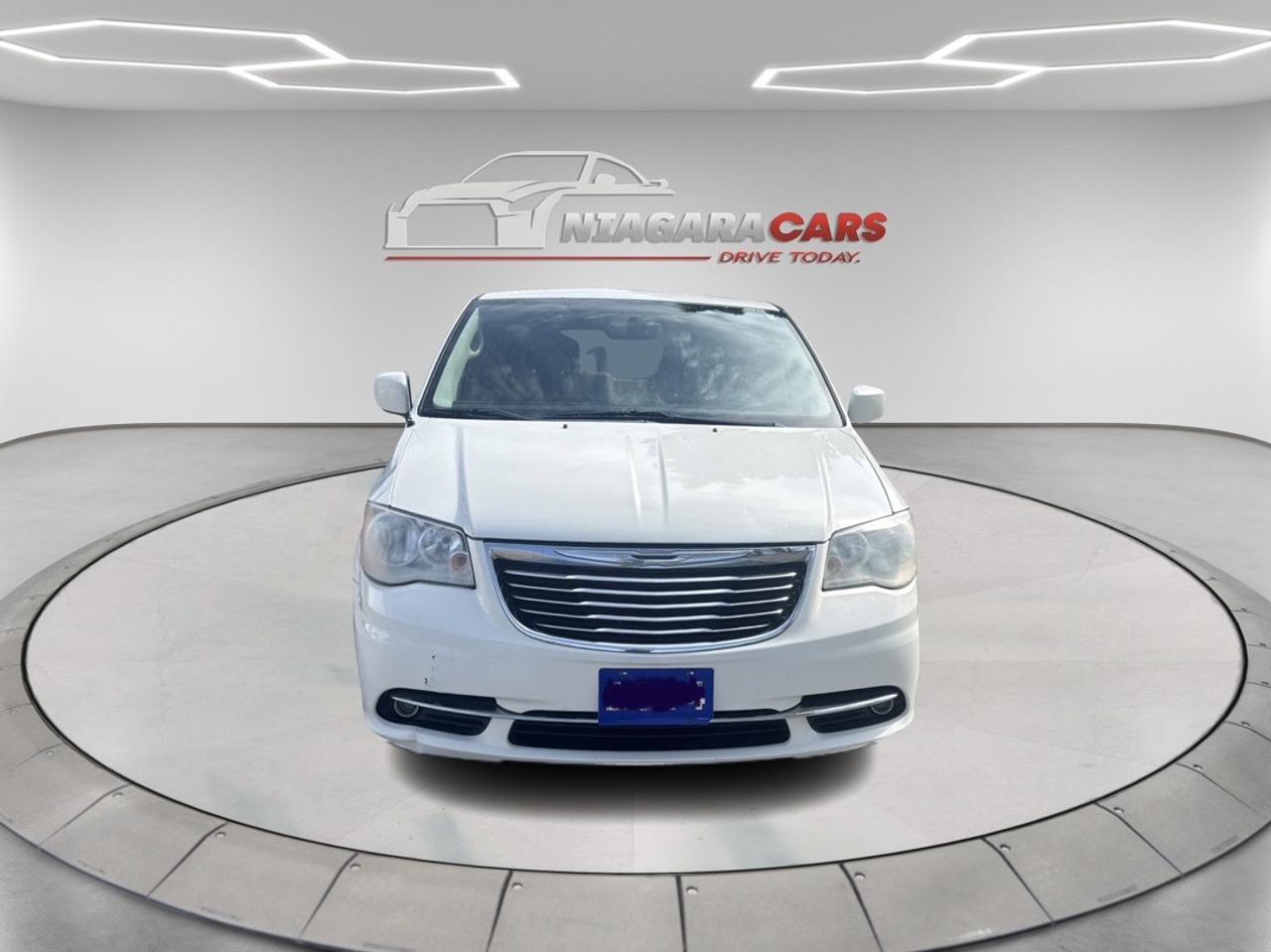 2012 Chrysler Town & Country TOURING Photo