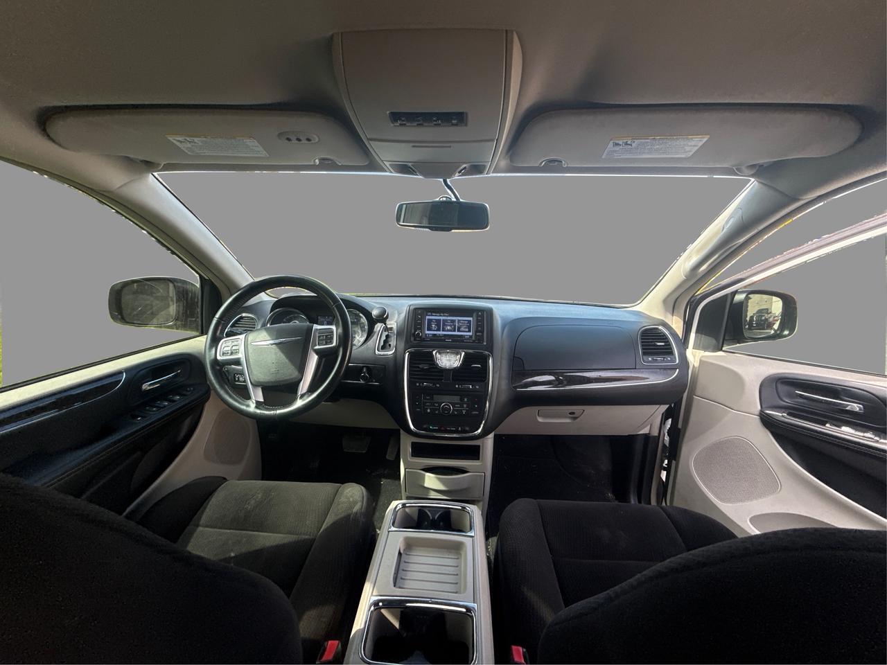 2012 Chrysler Town & Country TOURING Photo