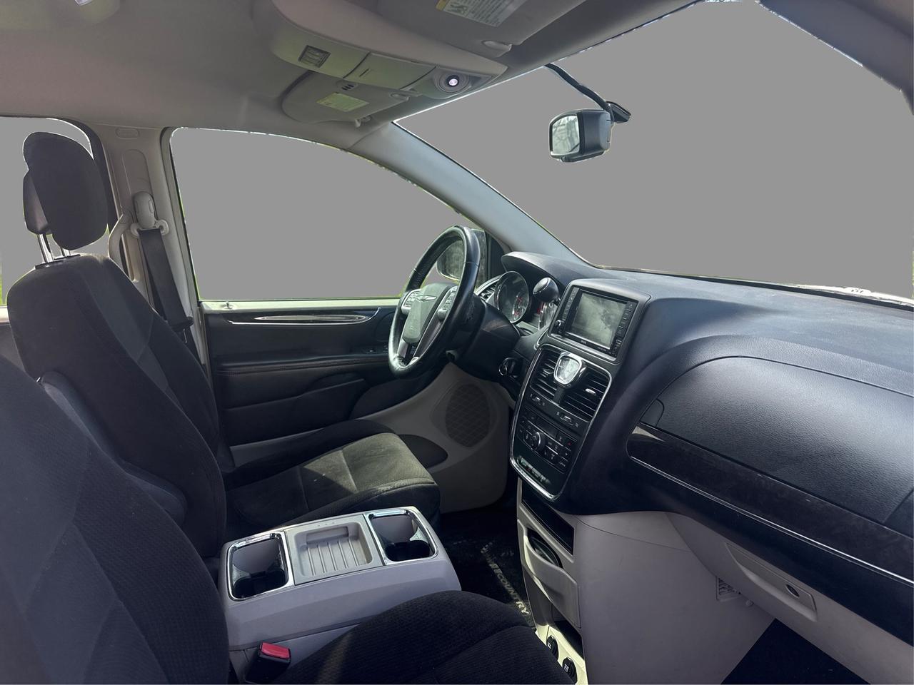 2012 Chrysler Town & Country TOURING Photo