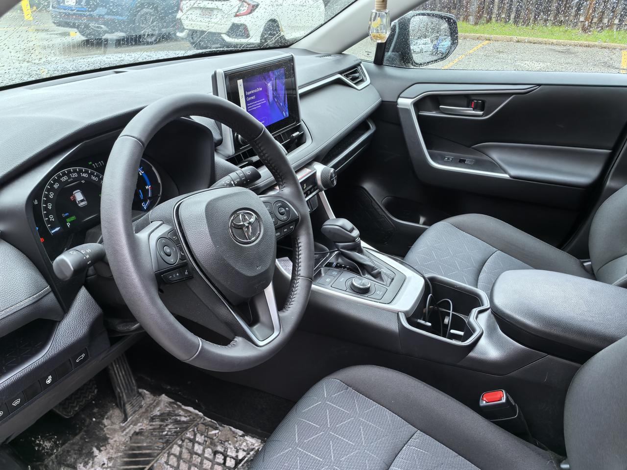2025 Toyota RAV4 XLE Photo