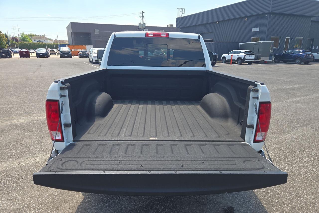 2022 RAM 1500 SLT Photo