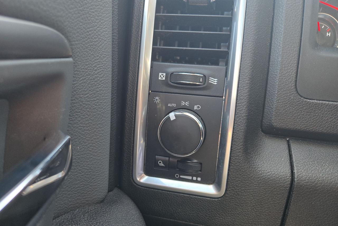 2022 RAM 1500 SLT Photo