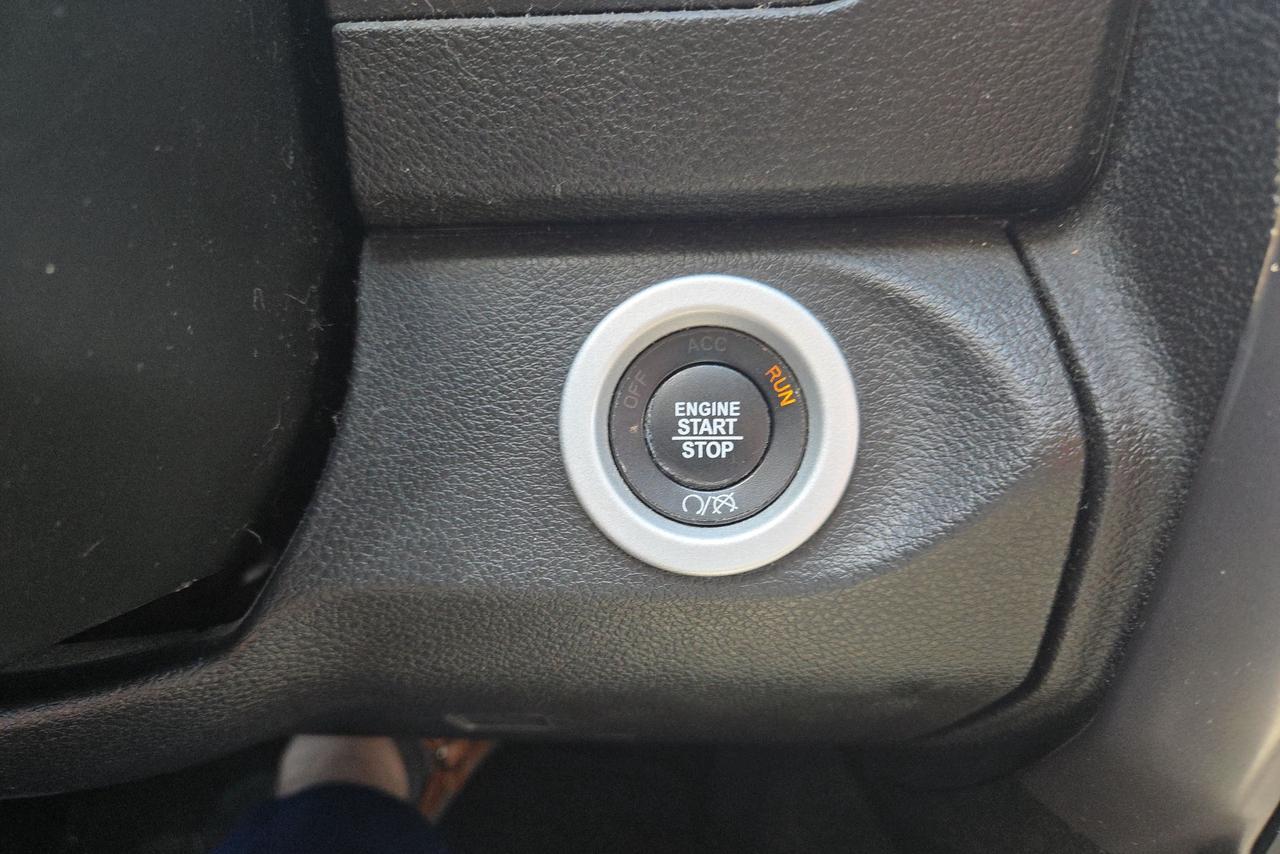 2022 RAM 1500 SLT Photo