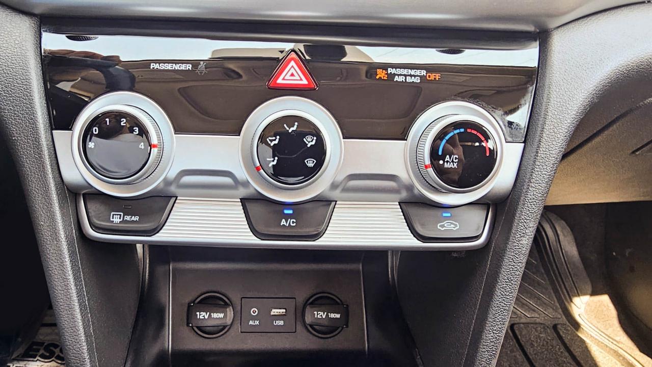 2020 Hyundai Elantra PREFERRED W/SUN & SAFETY PKG IVT Photo