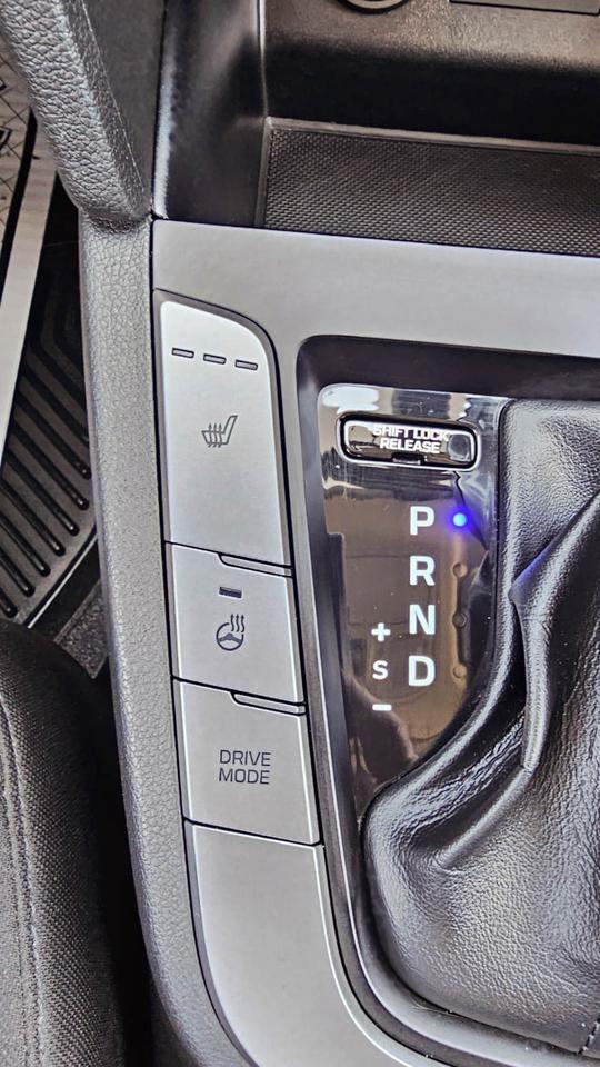 2020 Hyundai Elantra PREFERRED W/SUN & SAFETY PKG IVT Photo