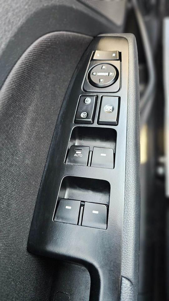 2020 Hyundai Elantra PREFERRED W/SUN & SAFETY PKG IVT Photo