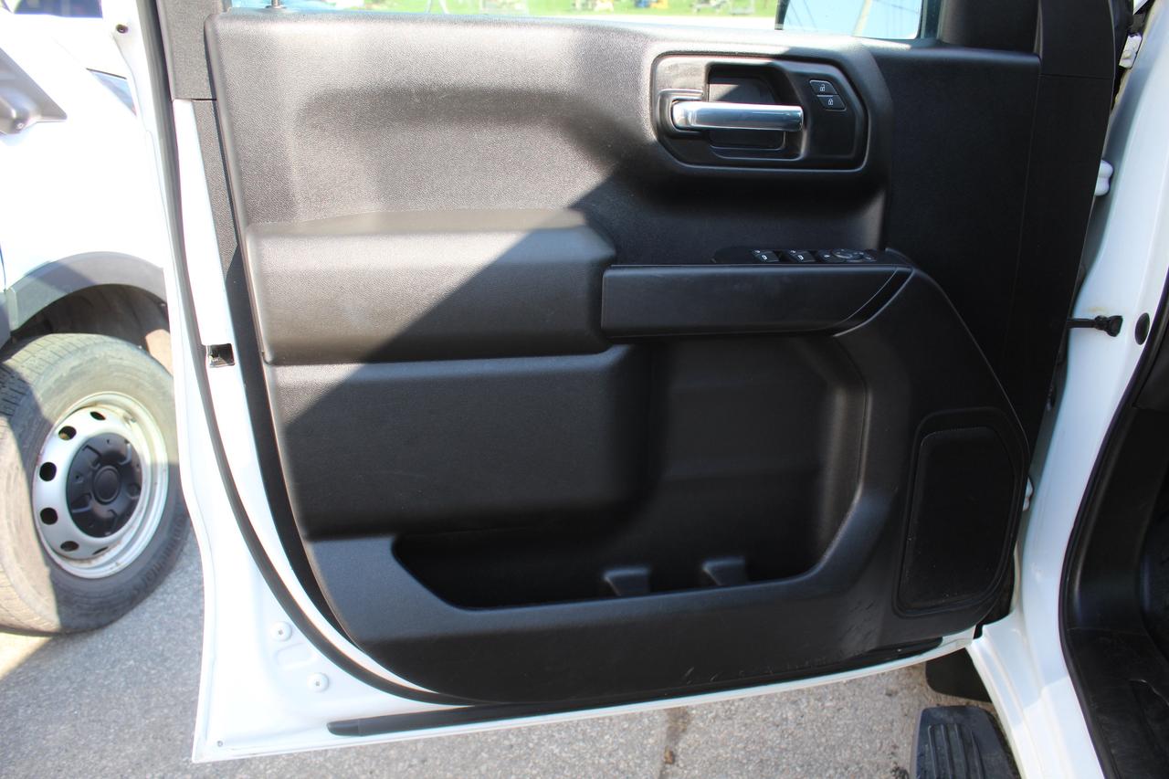 2023 Chevrolet Silverado 1500 RST Z71 4WD 6.5ft 5.3L Running Board Photo