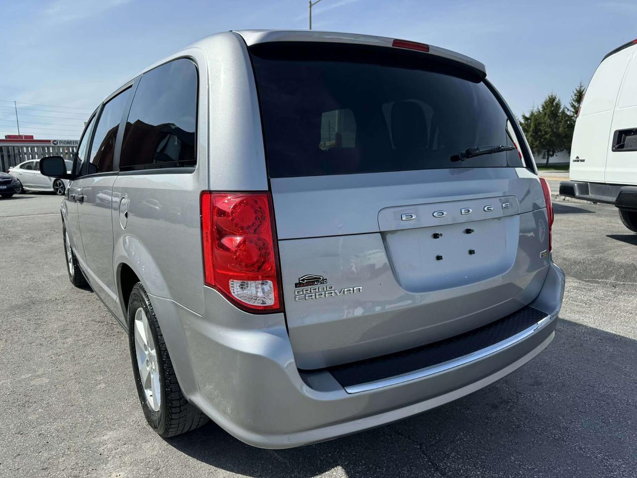 2018 Dodge Grand Caravan SE - LOW KM Photo