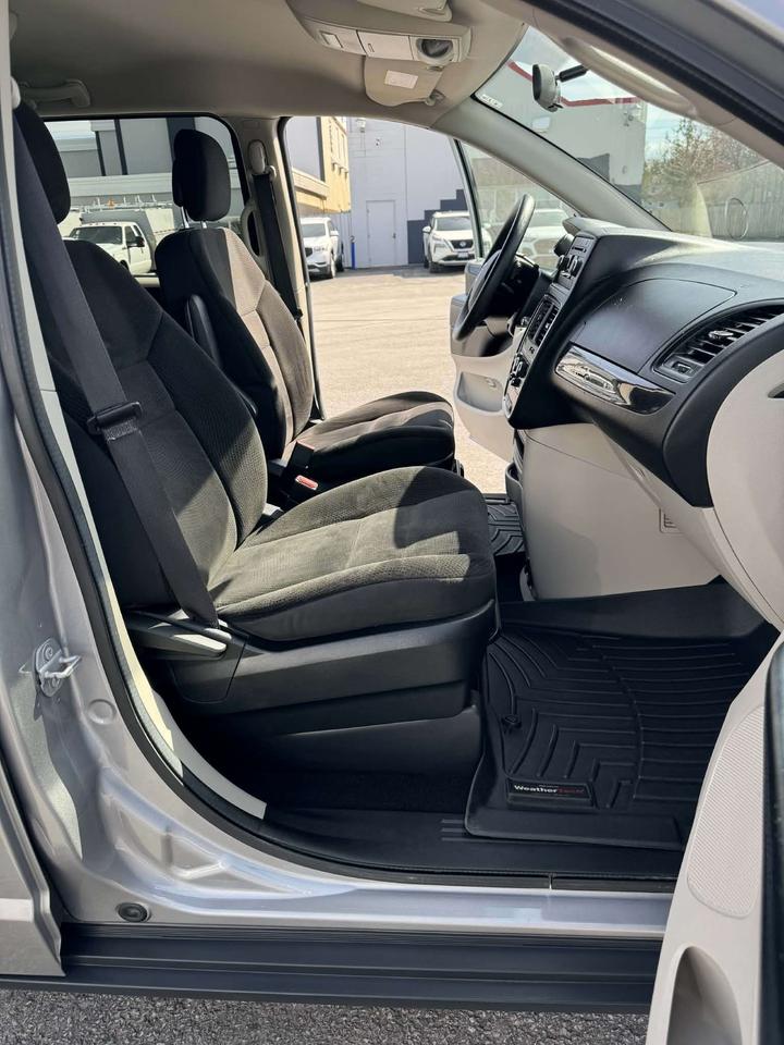 2018 Dodge Grand Caravan SE - LOW KM Photo