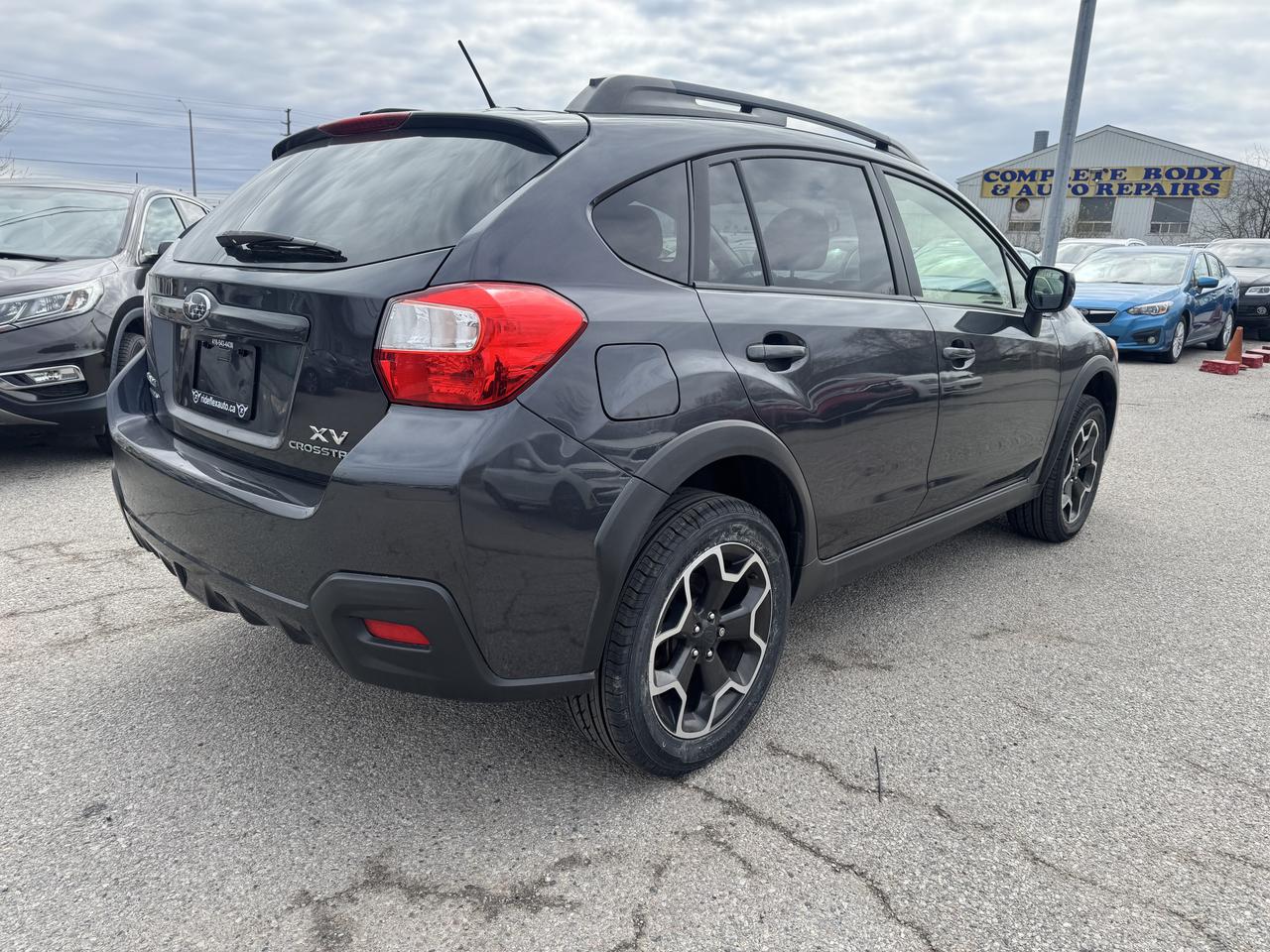 2013 Subaru XV Crosstrek 2.0i w/Touring Pkg Photo4