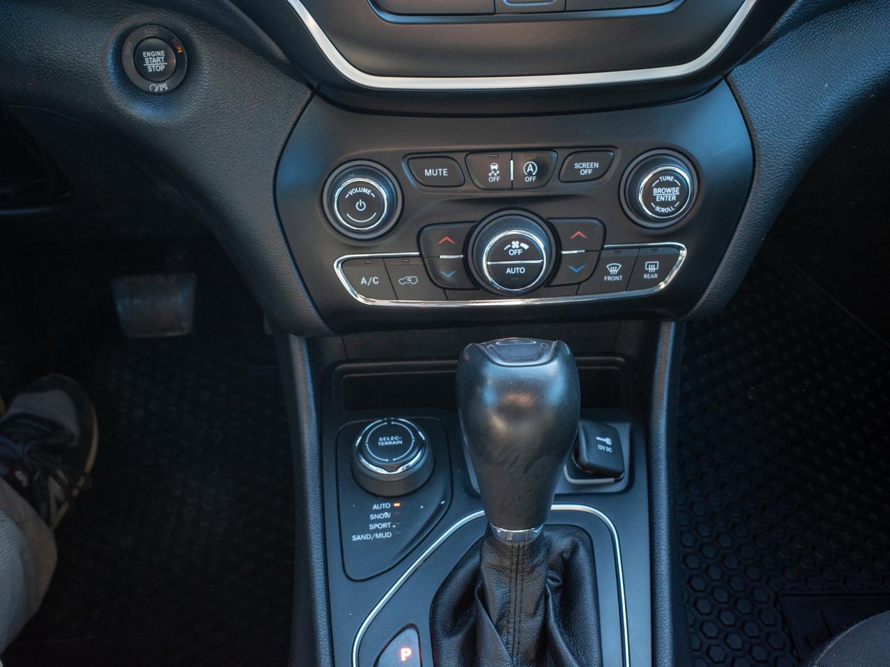 2019 Jeep Cherokee North - Vinyl Seats   Leather Steering Wheel Photo