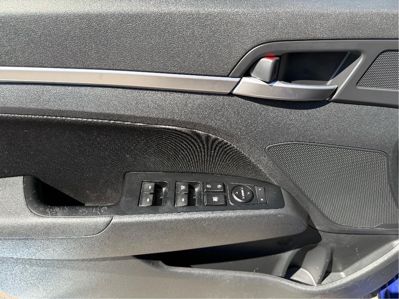 2020 Hyundai Elantra Preferred Photo
