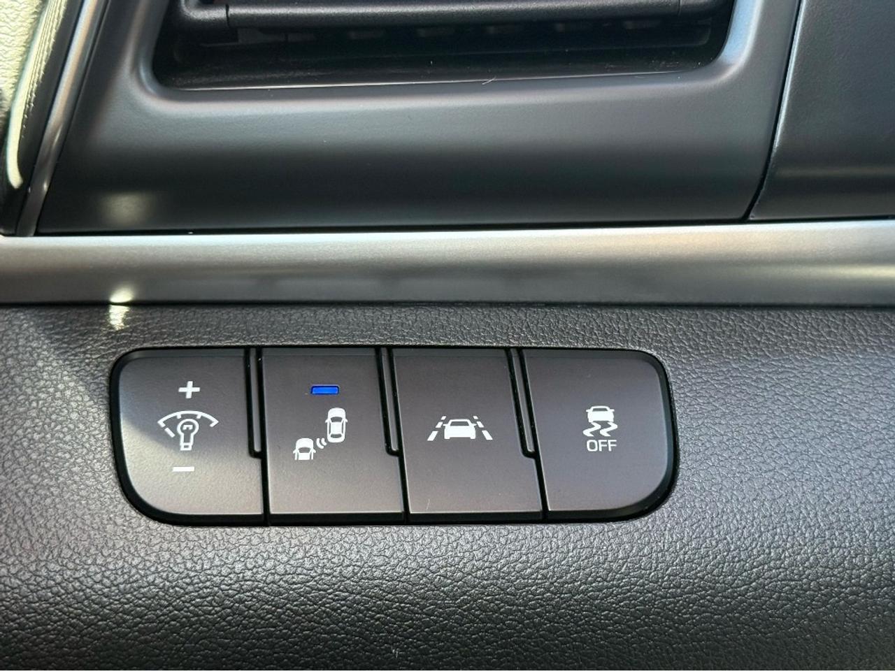 2020 Hyundai Elantra Preferred Photo