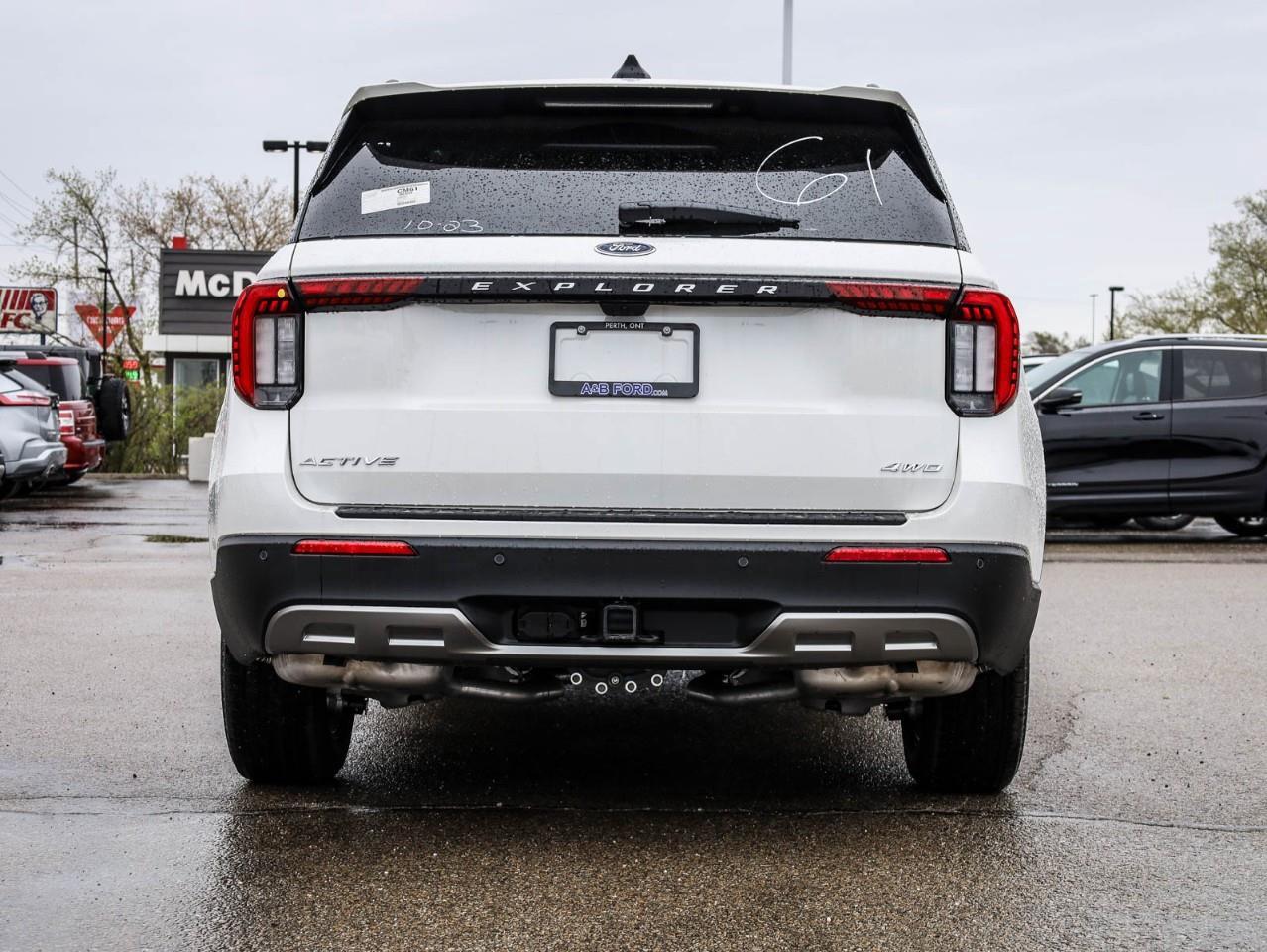 2026 Ford Explorer Active 4dr 4x4 Photo3